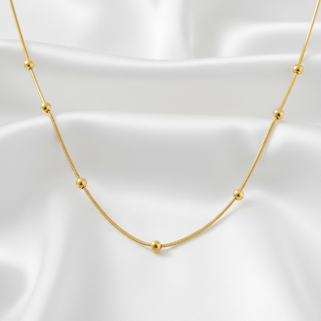 Gold chain necklace