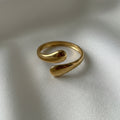 Curved ring